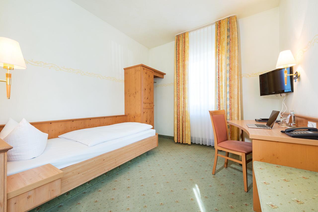 Hotel Landgasthof Hofmeier Hetzenhausen ภายนอก รูปภาพ