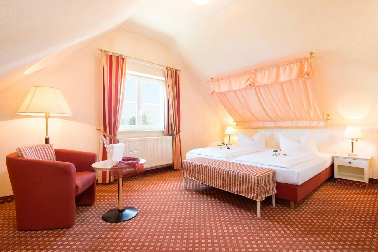 Hotel Landgasthof Hofmeier Hetzenhausen ภายนอก รูปภาพ