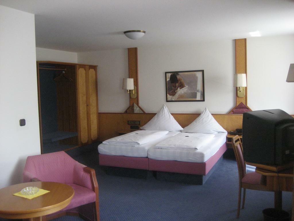 Hotel Landgasthof Hofmeier Hetzenhausen ภายนอก รูปภาพ